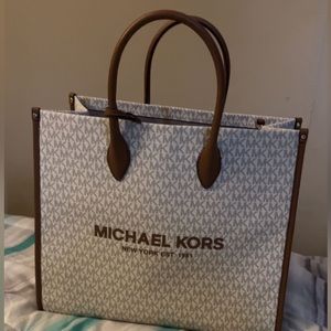 Large Tote Bag Great For Travel